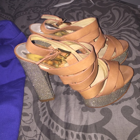 michael kors sandal - Picture 1 of 3